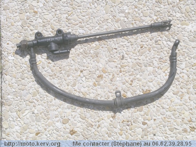 Maitre cylindre de frein arriere+son bocal+durites 1